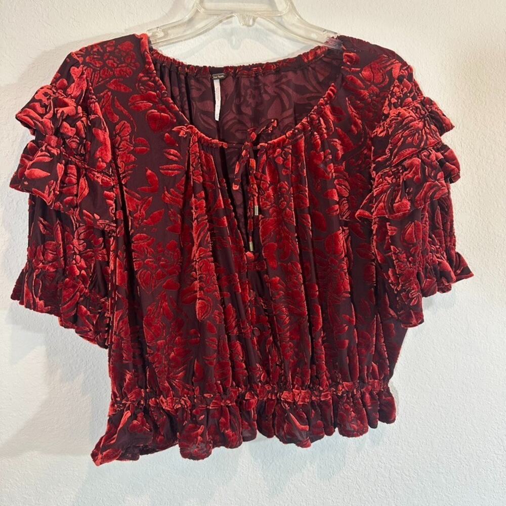 Free People Red Velvet Peasant Top Sz M Boho Whimsigoth Blouse Puff Sleeve Indie - Picture 7 of 9